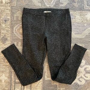 Joke gray leopard leggings, size small